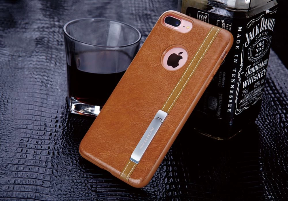 Apple iPhone 7 Plus чехол красный Nillkin Phenom