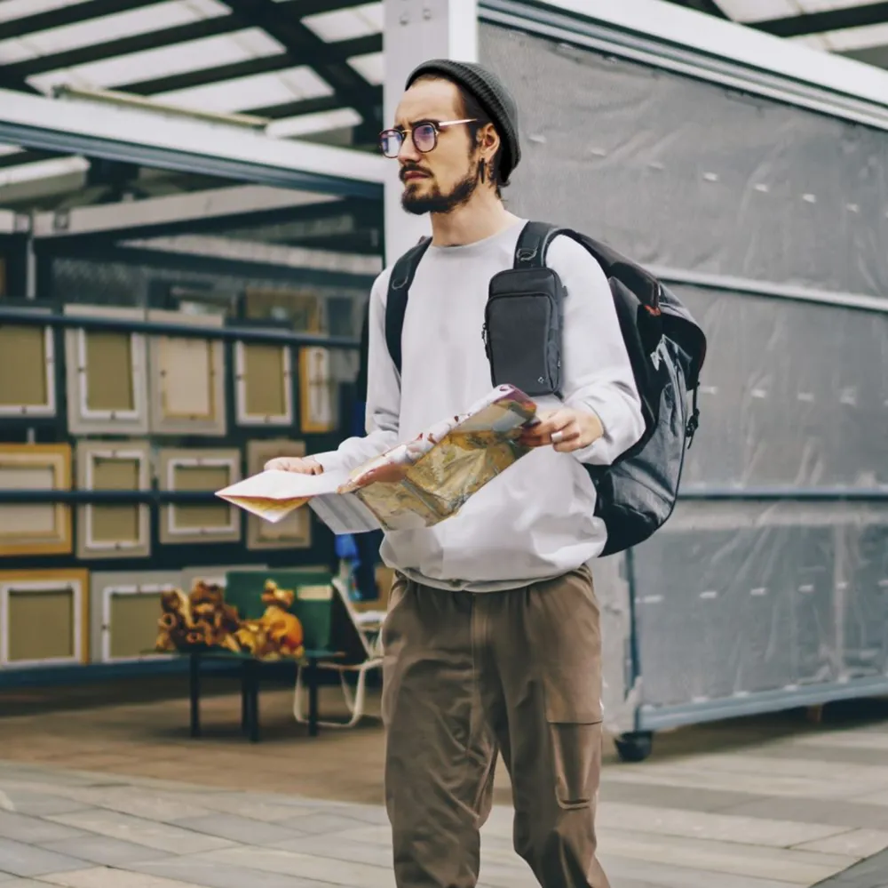 Dažādi telefona maciņš melns SPIGEN KD400 UNIVERSAL CROSS BAG KLASDEN