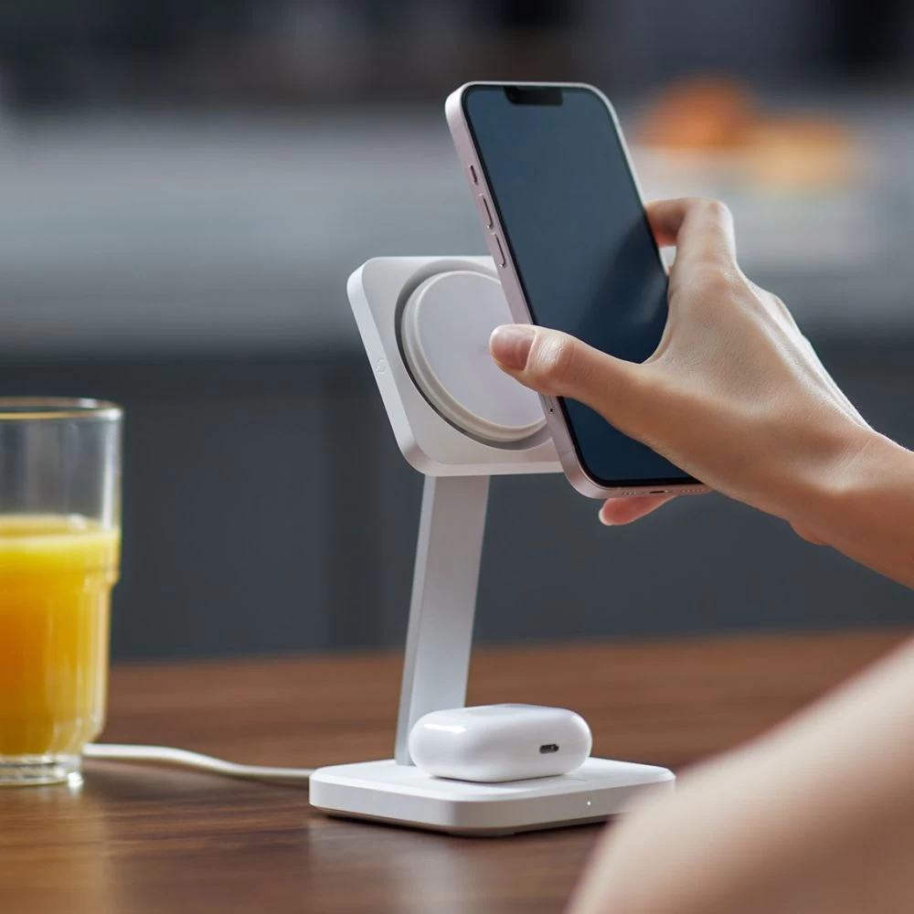 Bezvadu lādētājs  ESR HALOLOCK 2IN1 CRYOBOOST MAGNETIC MAGSAFE WIRELESS CHARGER balts