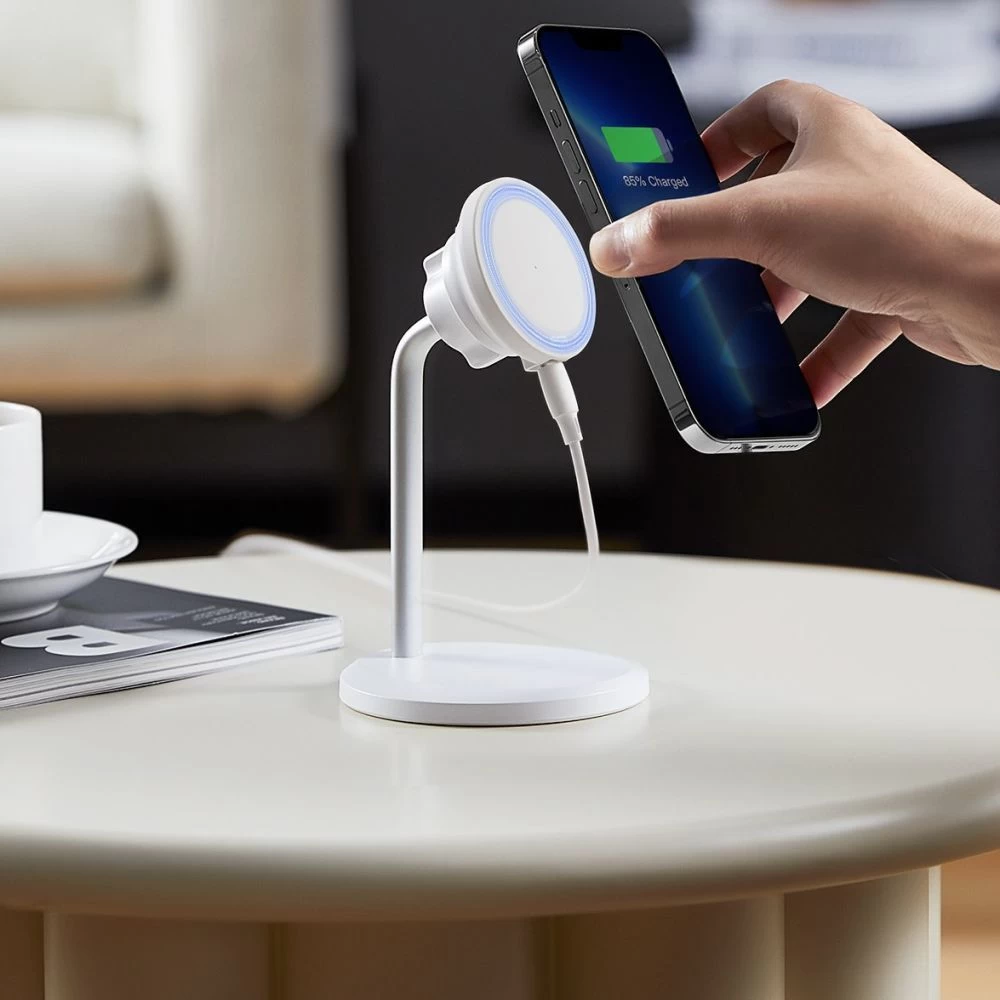 Bezvadu lādētājs  ESR HALOLOCK SHIFT MAGNETIC MAGSAFE WIRELESS CHARGER balts