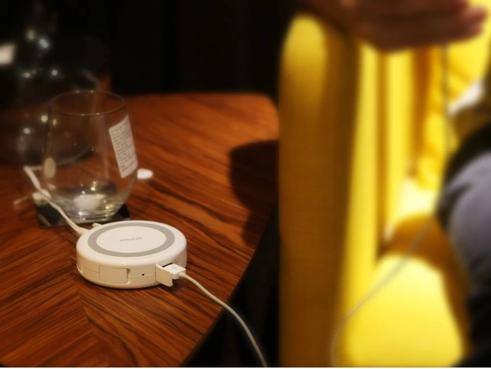 Bezvadu lādētājs  NILLKIN Hermit Multifunctional wireless charger balts