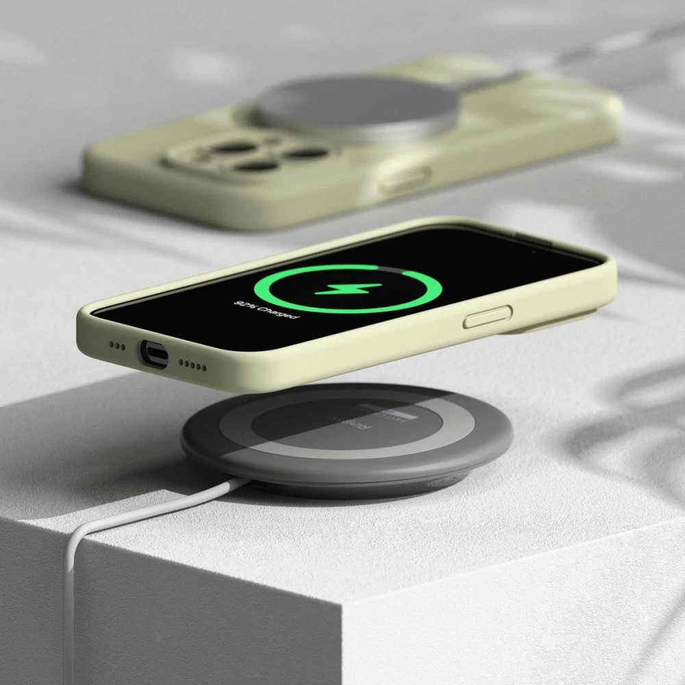 Apple iPhone 15 Pro Max чехол зеленый RINGKE SILICONE MAGNETIC MAGSAFE